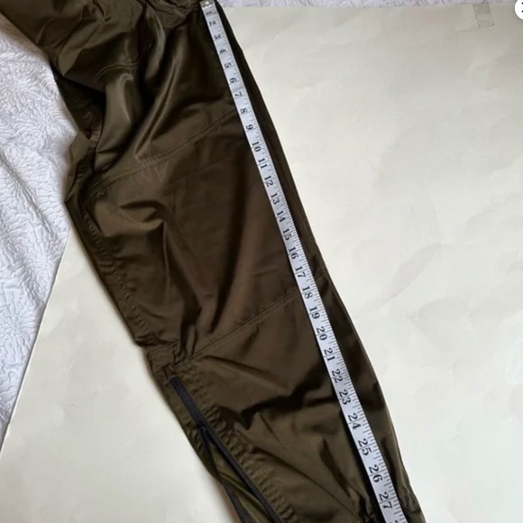 NWT Athleta Radiant Active Jogger Pants Olive Green Side Ankle Zippers- Size 14 - Picture 5 of 13